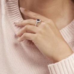 Bague Vladimir Or Blanc Saphir Et Diamant 13 Bague Vladimir Or Blanc Saphir Et Diamant -Fanny Boutique B3DFBSB499 model1