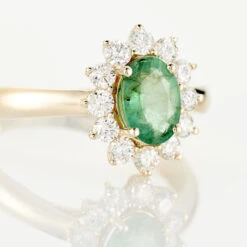 Bague Vladimir Or Jaune Emeraude Et Diamant -Fanny Boutique B3DFJEV224 view3