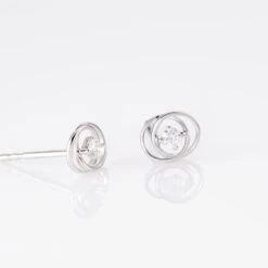 Boucles D'oreilles Puces Nid Amour Or Blanc Diamant 8 Boucles D'oreilles Puces Nid Amour Or Blanc Diamant -Fanny Boutique B3OFBDW038 view2