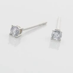 Boucles D'oreilles Puces Victoria Or Blanc Diamant 9 Boucles D'oreilles Puces Victoria Or Blanc Diamant -Fanny Boutique B3OFBDW806 view2