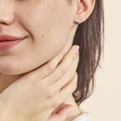 Boucles D'oreilles Puces Petale Or Blanc Saphir Et Diamant -Fanny Boutique B3OFBSB206 model0