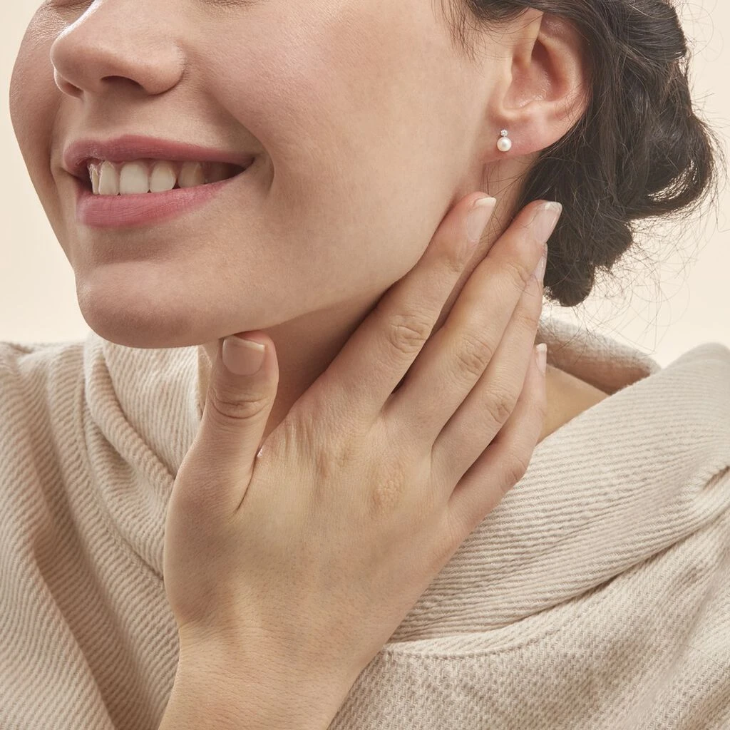Boucles D'oreilles Puces Eolande Or Blanc Perle De Culture Et Oxyde 6 Boucles D'oreilles Puces Eolande Or Blanc Perle De Culture Et Oxyde – Image 4
