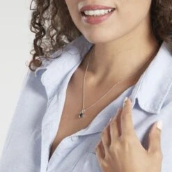 Pendentif Prudencia Or Blanc Saphir -Fanny Boutique B3PFBSN001 model0