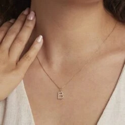 Pendentif Lettre B Or Jaune Oxyde -Fanny Boutique B3PFJZW228 model1