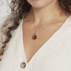 Pendentif Argent Blanc Benoite Ambre 9 Pendentif Argent Blanc Benoite Ambre -Fanny Boutique FAPFBIY152 model1